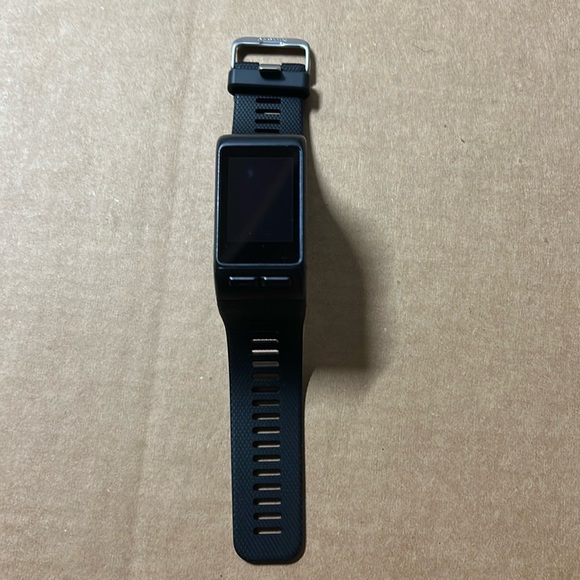 Garmin Vivoactive HR Watch - Picture 1 of 6